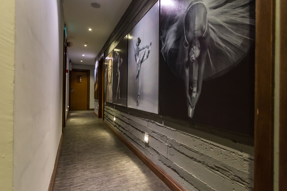 Z Hotel 32/50