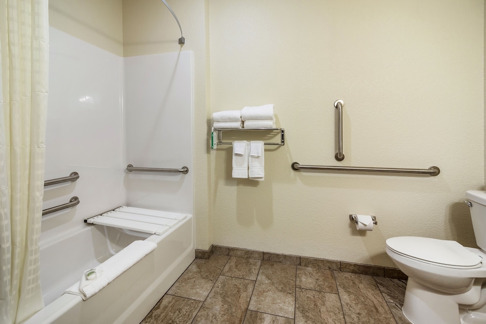 Cobblestone Hotel and Suites Torrington 36/37