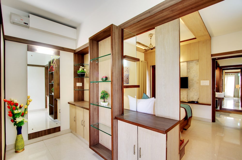 White Castle Corporate Residences 16/50