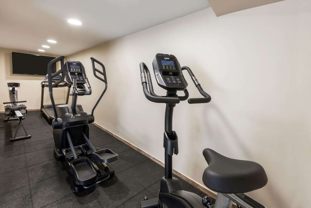 Best Western La Porte Des Chateaux 30/67