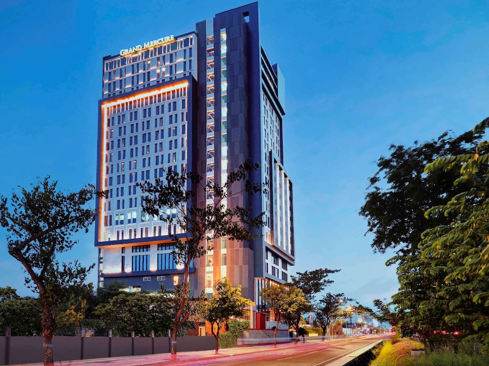 Movenpick Surabaya City 6/68