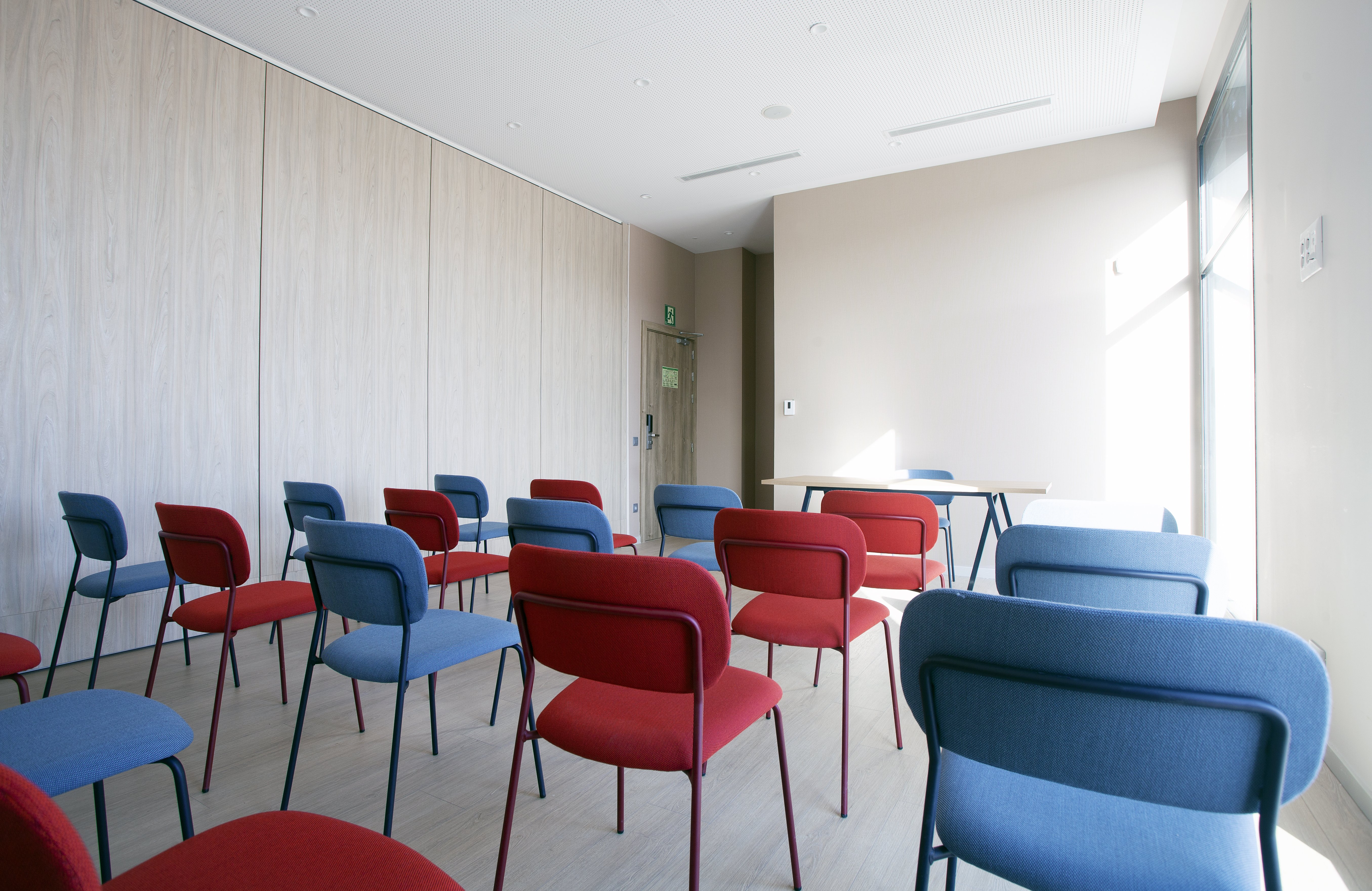 Holiday Inn Express & Suites Barcelona - Sabadell 17/20