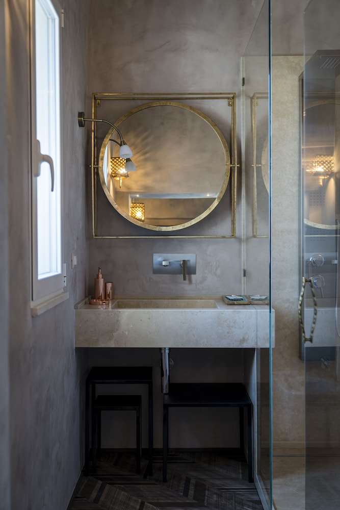 Al Console Luxury Suite 55/55