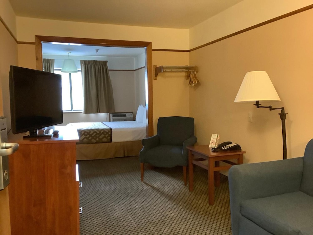 Luxury Inn And Suites 55/75