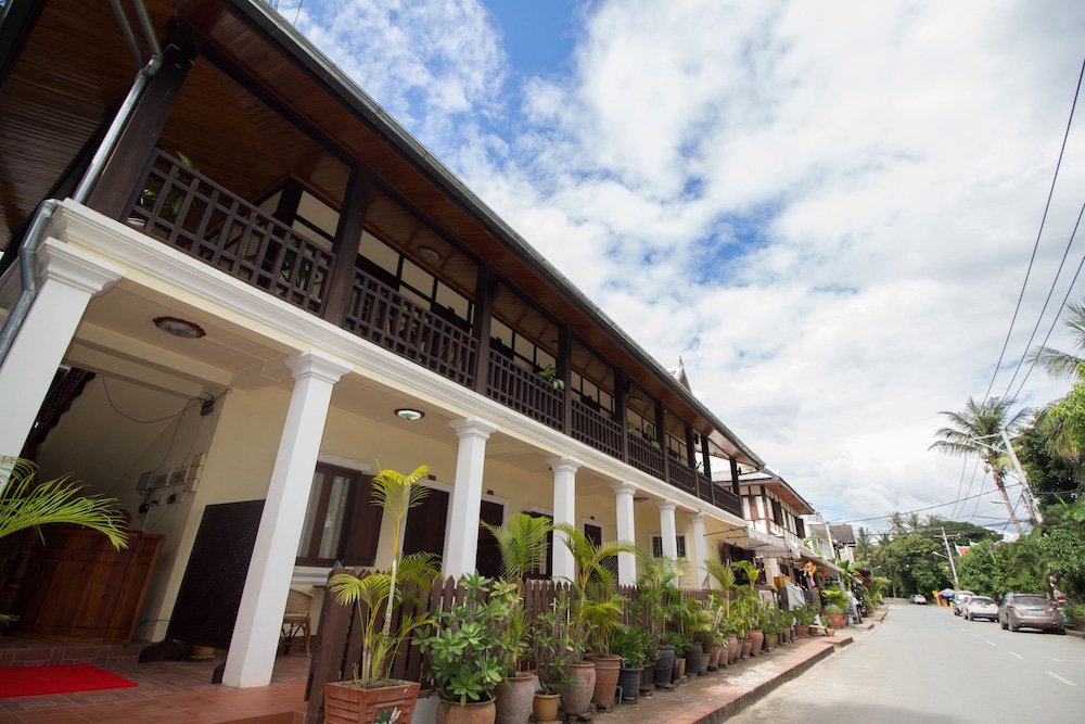 Villa Somphong 3/50