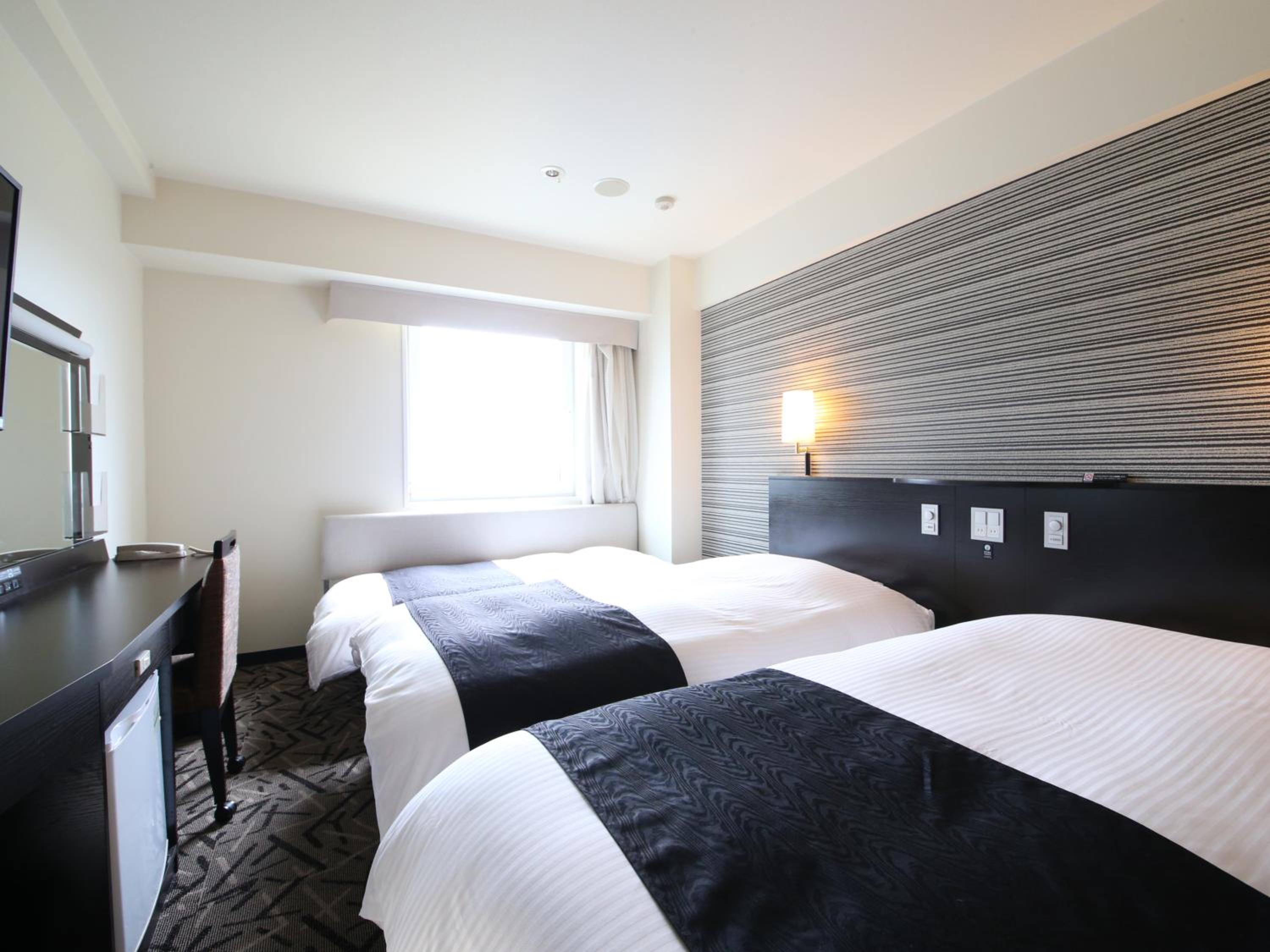 Room, Triple, West Wing