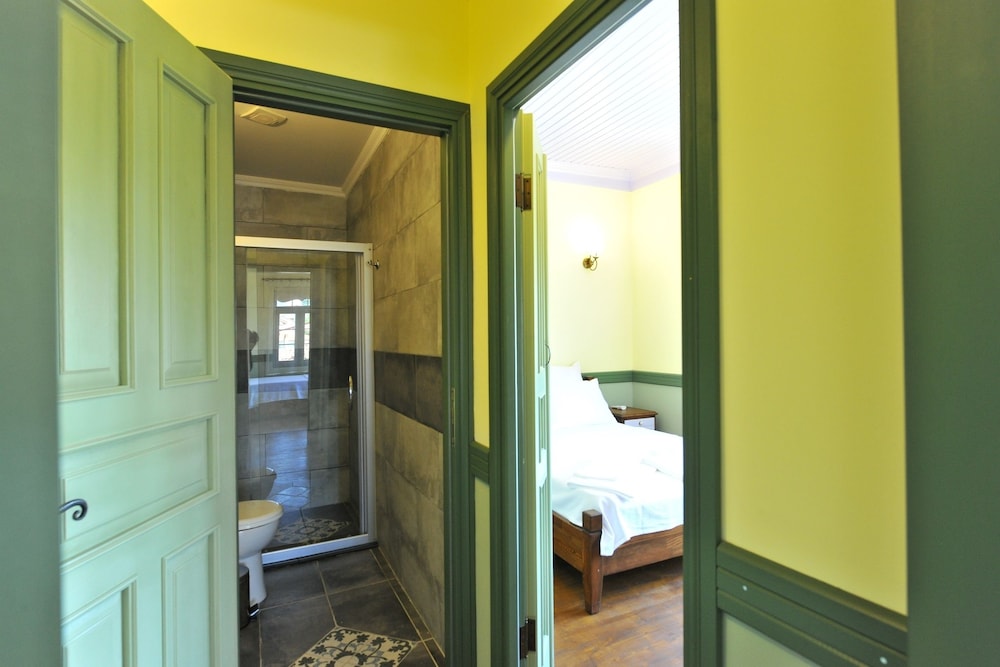Petrino Gokceada Hotel 36/37