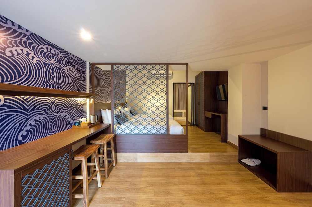 Maldives Beach Resort 7/56