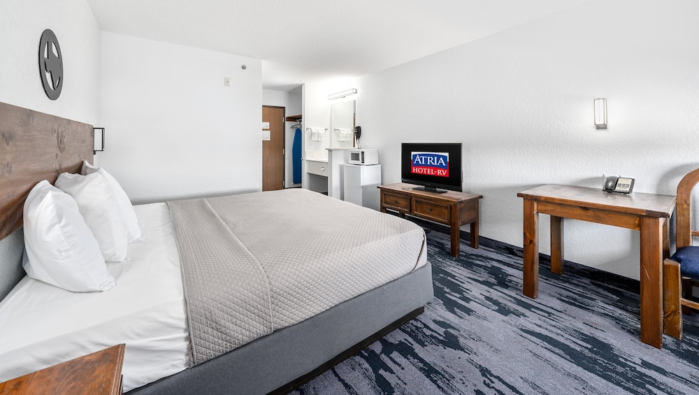 Atria Hotel and RV McGregor 25/59