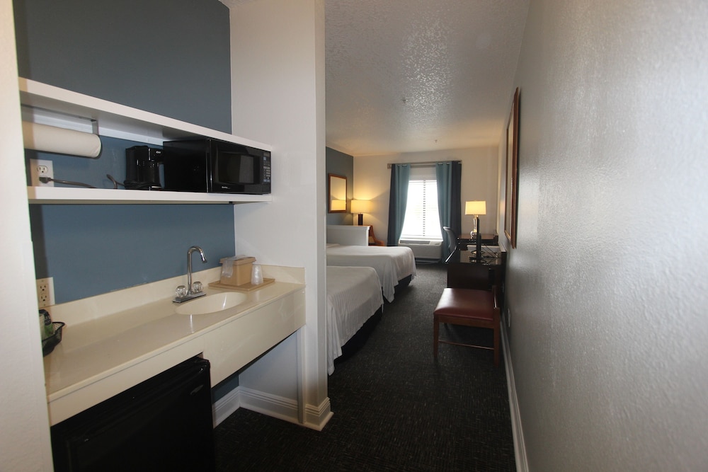 Hotel Pensacola 65/65