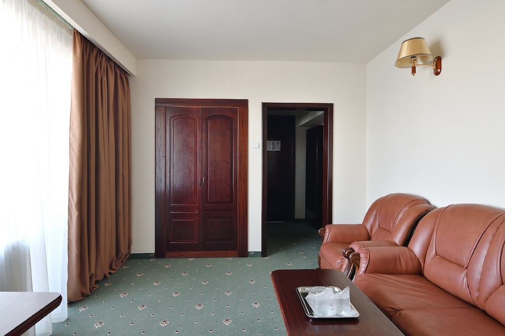 Hotel Delta 3 42/64