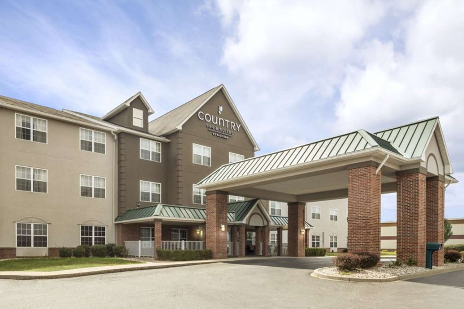 Country Inn & Suites by Radisson Louisville South KY 1/17