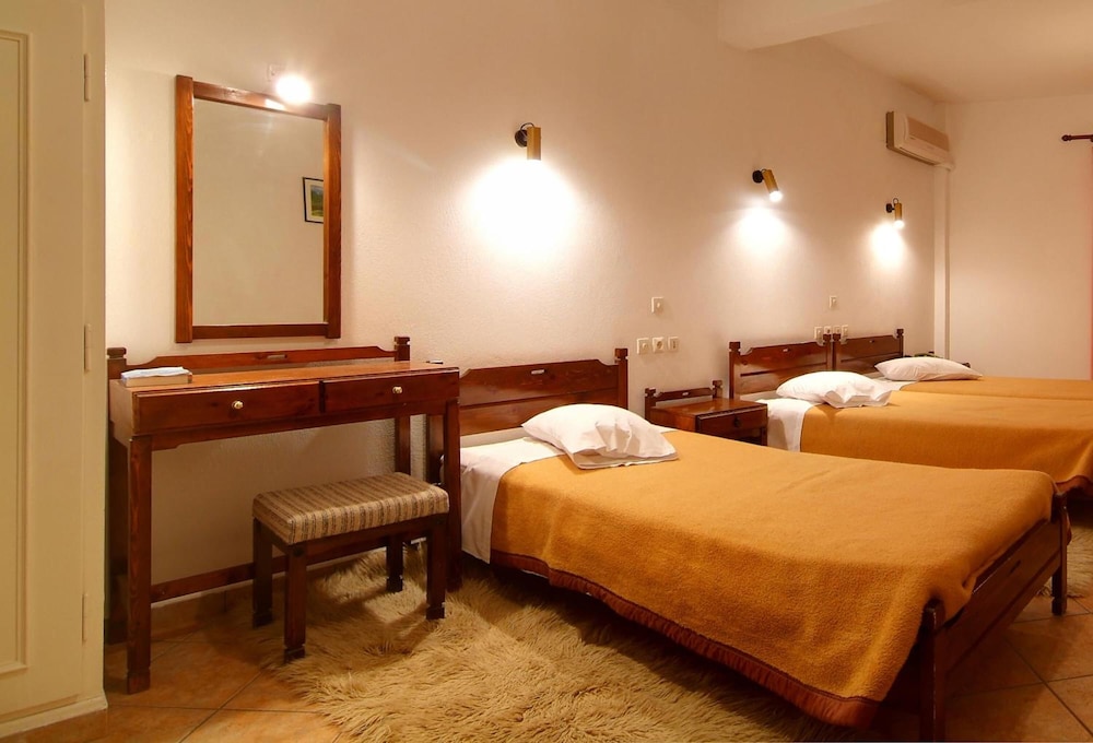 Orfeas Hotel 10/48