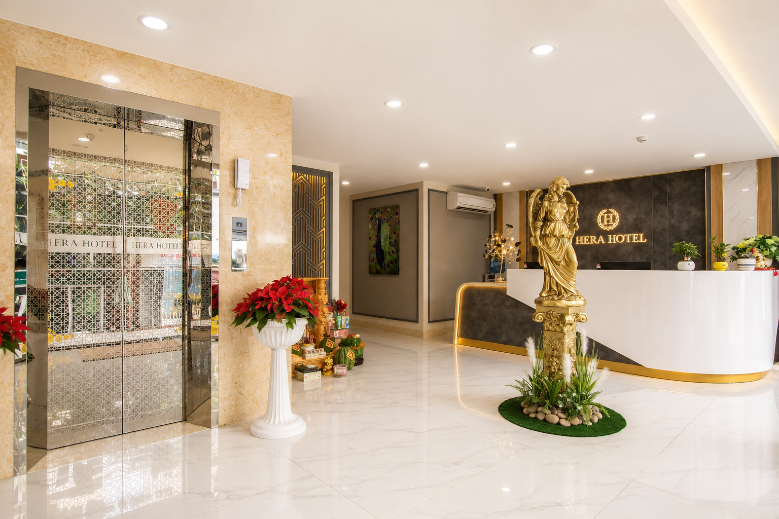 HERA HOTEL 12/36