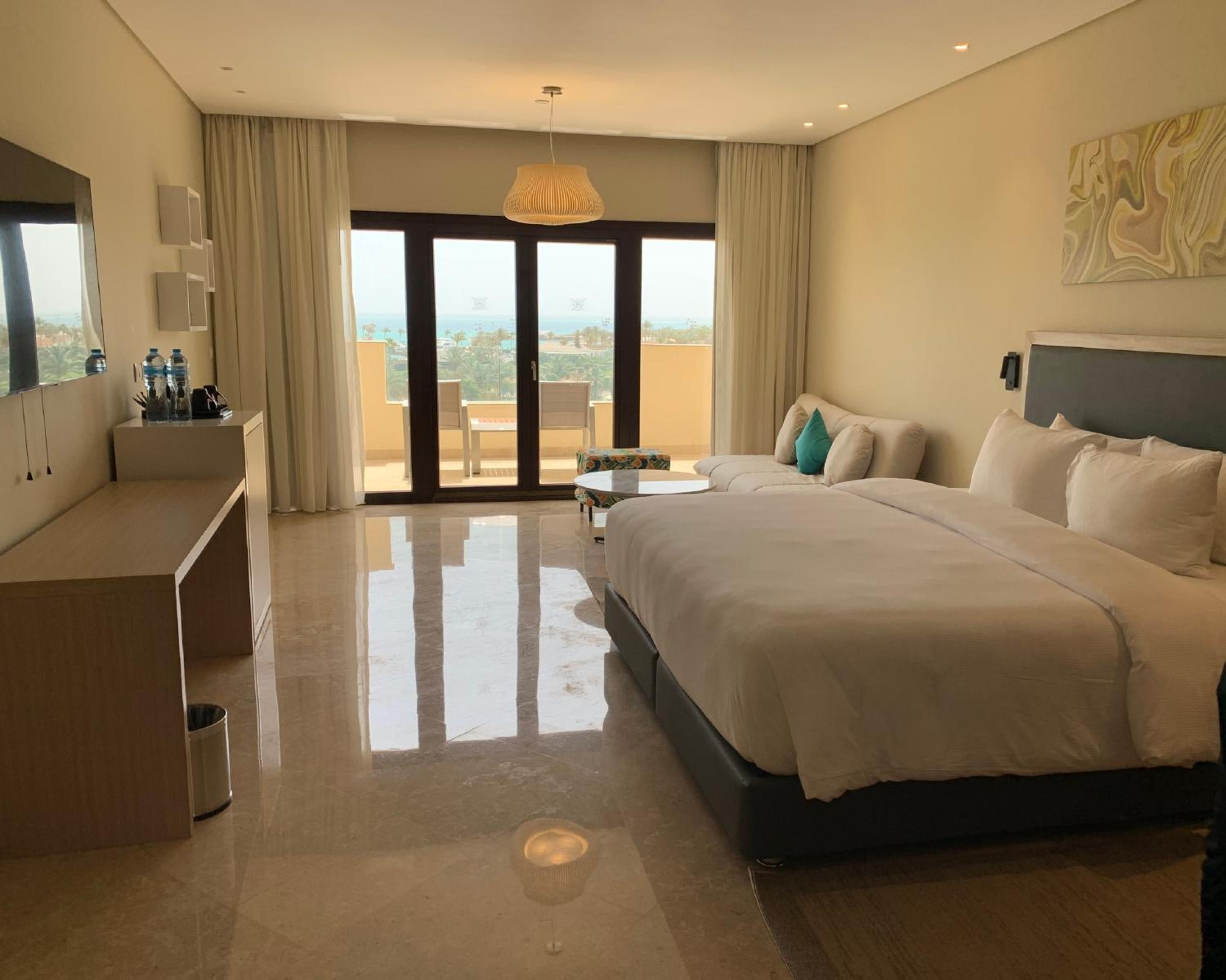 SIGNATURE SUITE