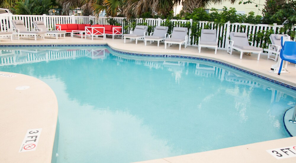 The Royal Inn Beach Hotel Hutchinson Island 37/66