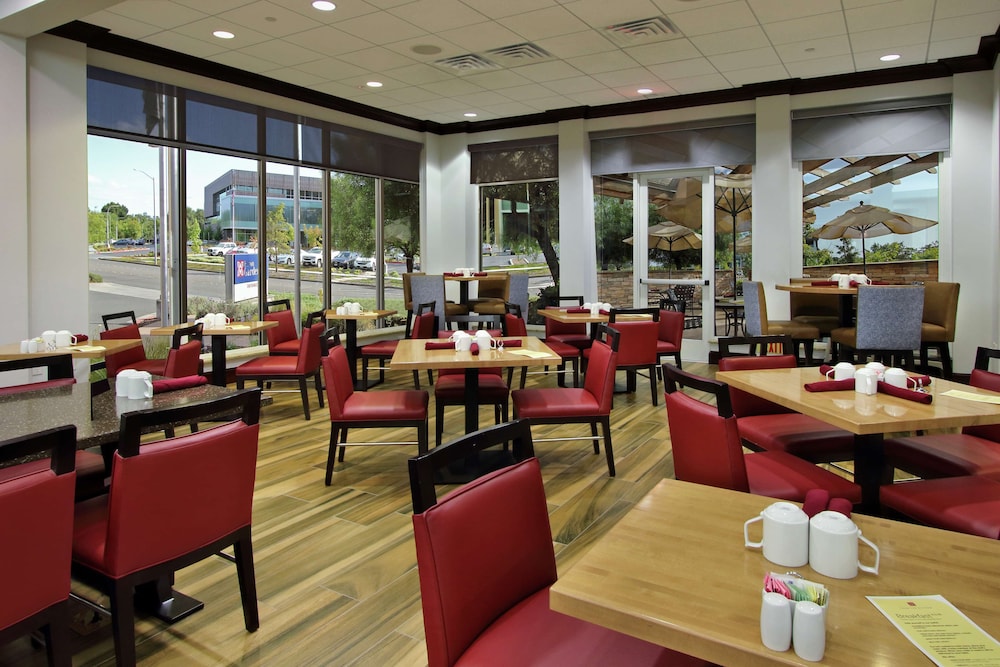 Hilton Garden Inn Sonoma County Airport 39/59