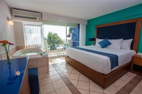 Deluxe, Double Bed, Street View