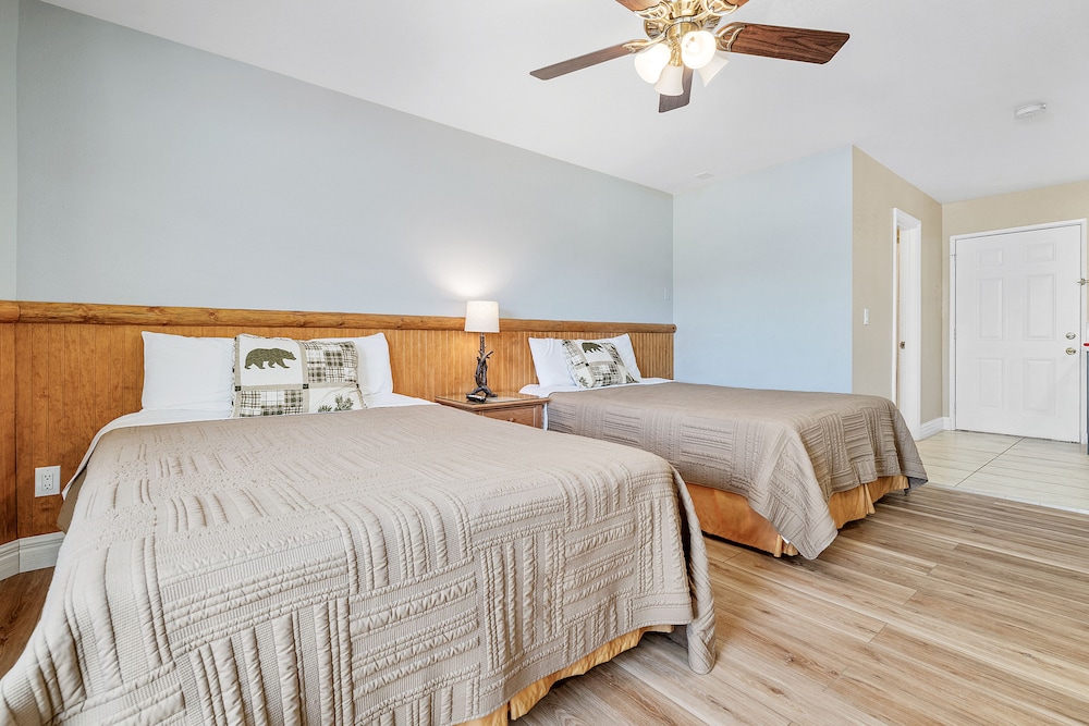 Big Bear Lakefront Lodge 14/50
