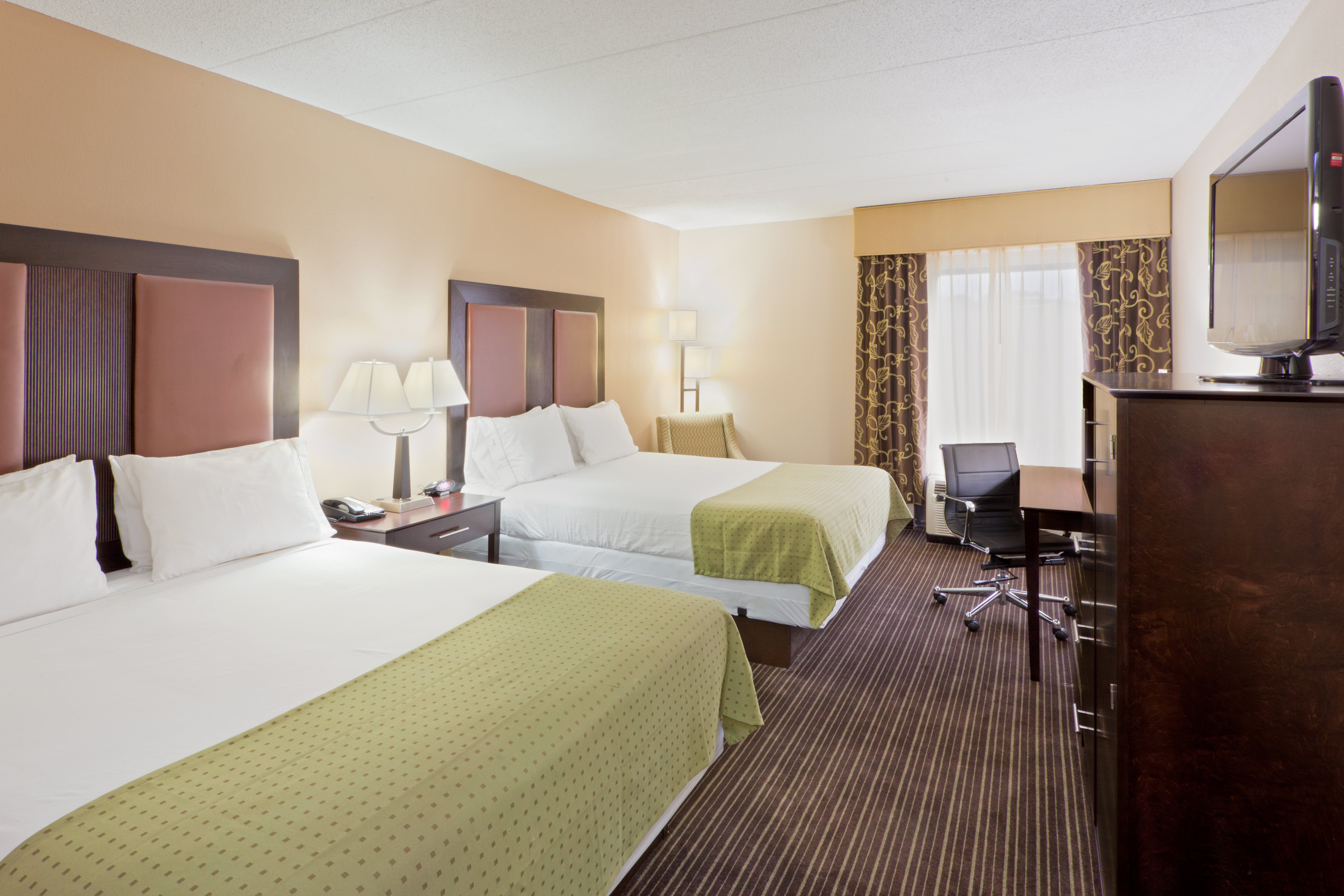 Holiday Inn Express Hotel And Suites Charleston Southridge 18/50