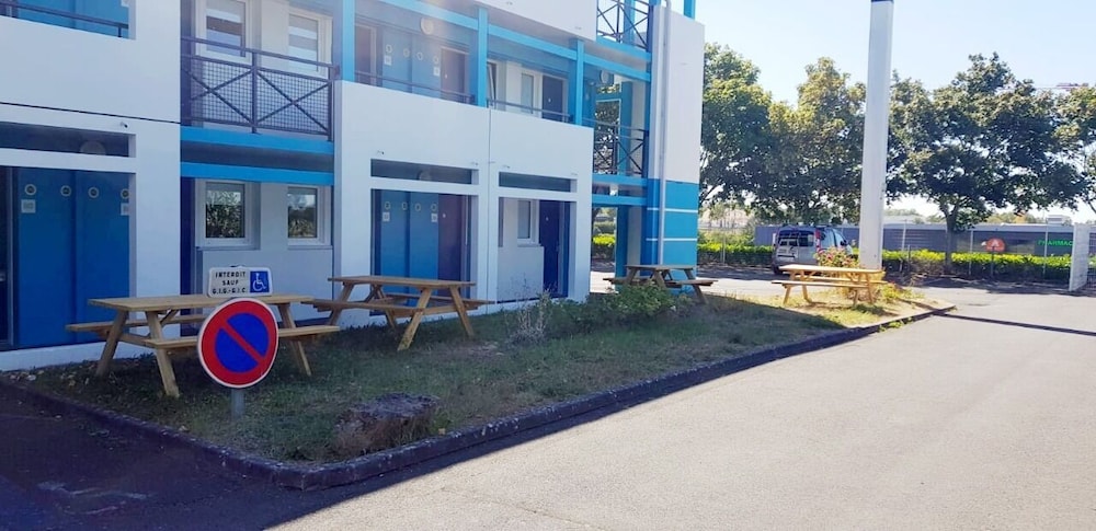 B B Hotel Poitiers 2 35/44