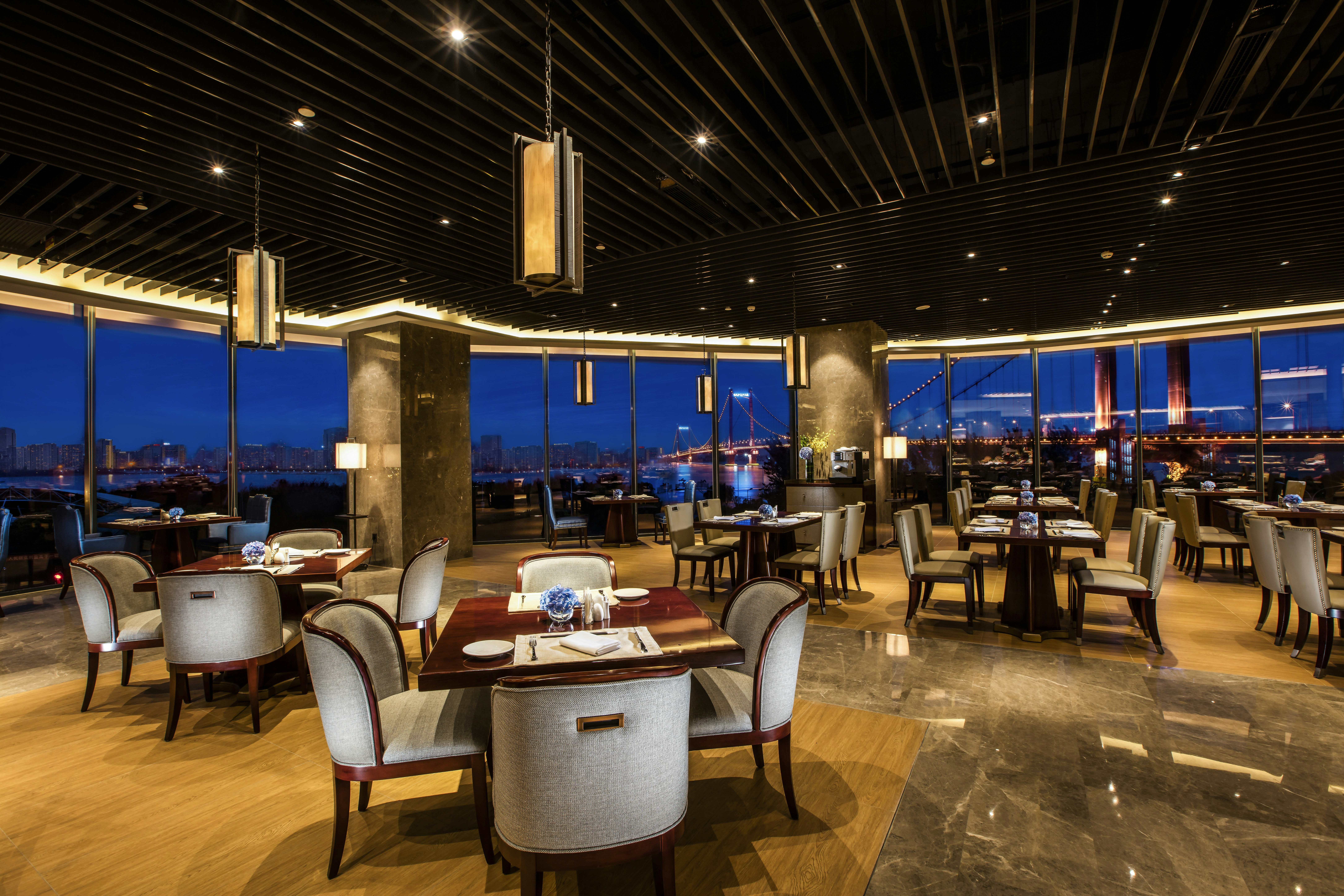 HILTON WUHAN RIVERSIDE 46/79