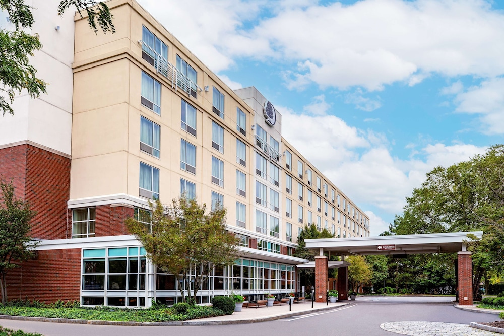 DoubleTree by Hilton Boston Bayside photo4