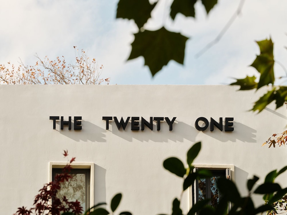 The Twenty One Hotel 4/63