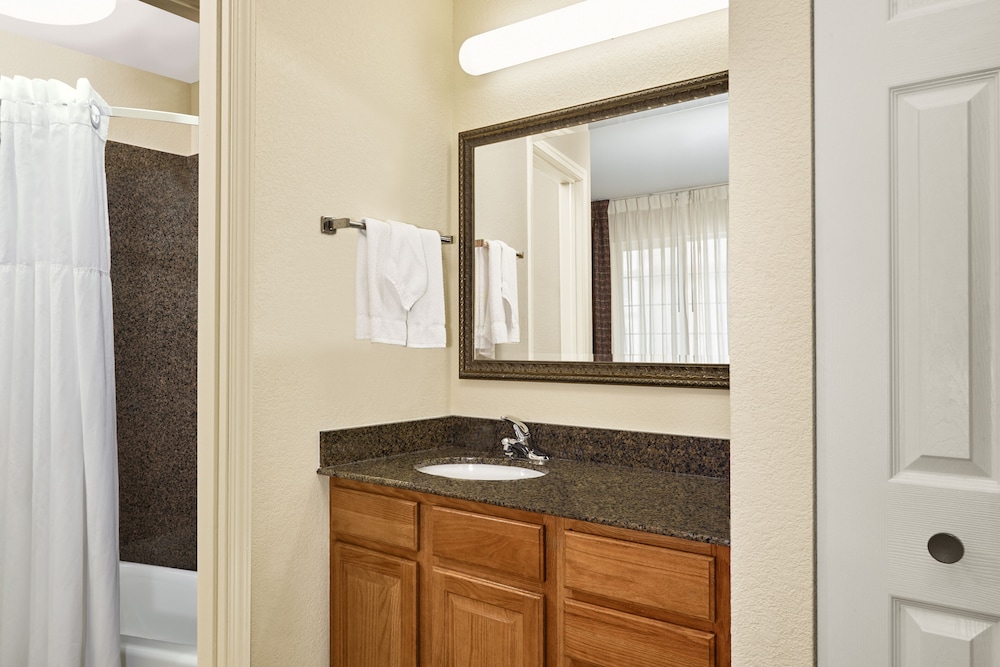 Staybridge Suites Milwaukee Airport South 17/53