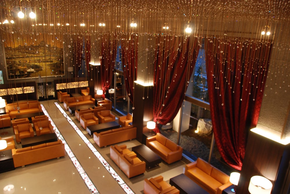 INTERNATIONAL HOTEL UBE 44/49