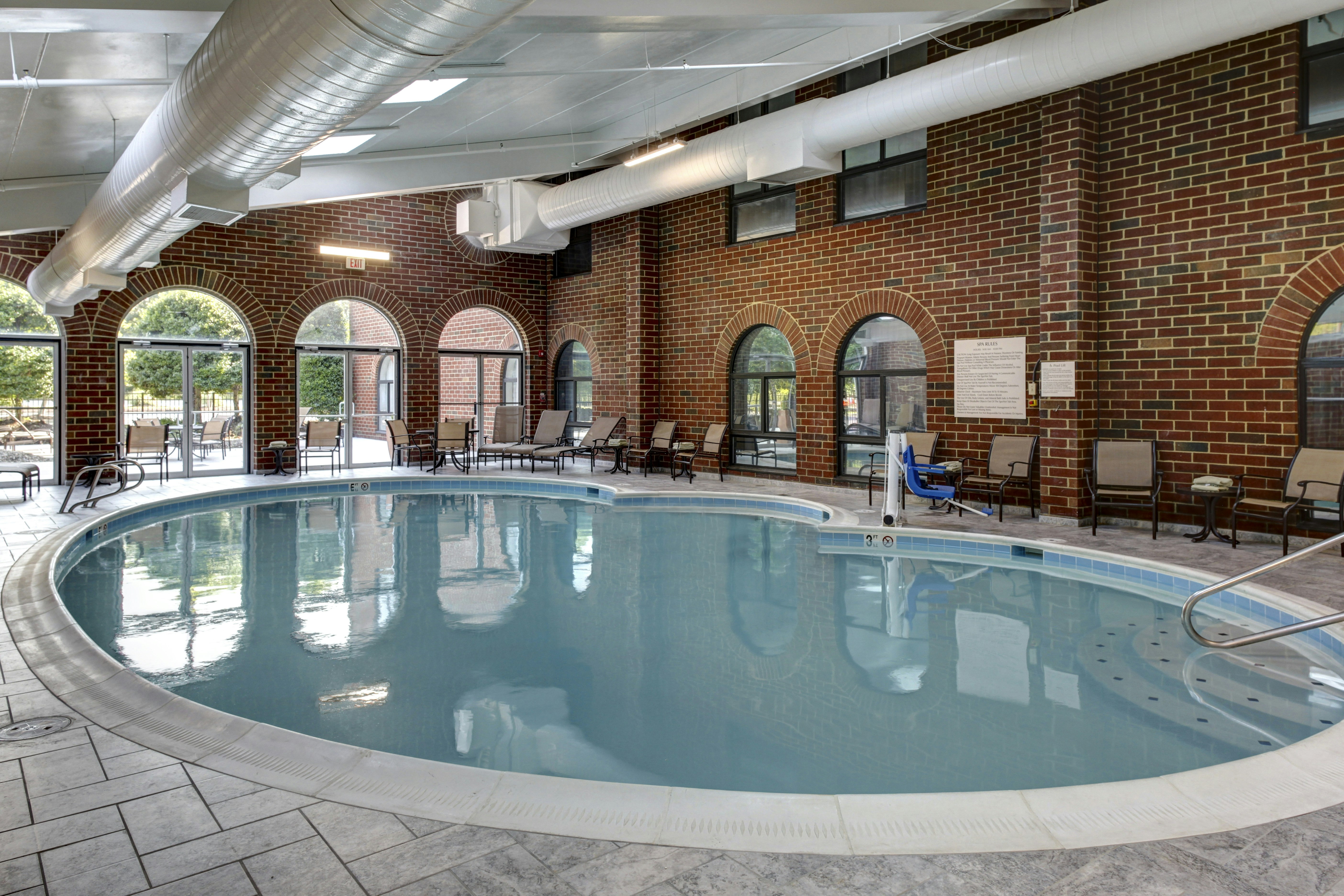 Embassy Suites Williamsburg 23/55