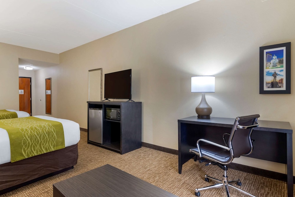 Comfort Inn & Suites Montgomery Eastchase 22/40