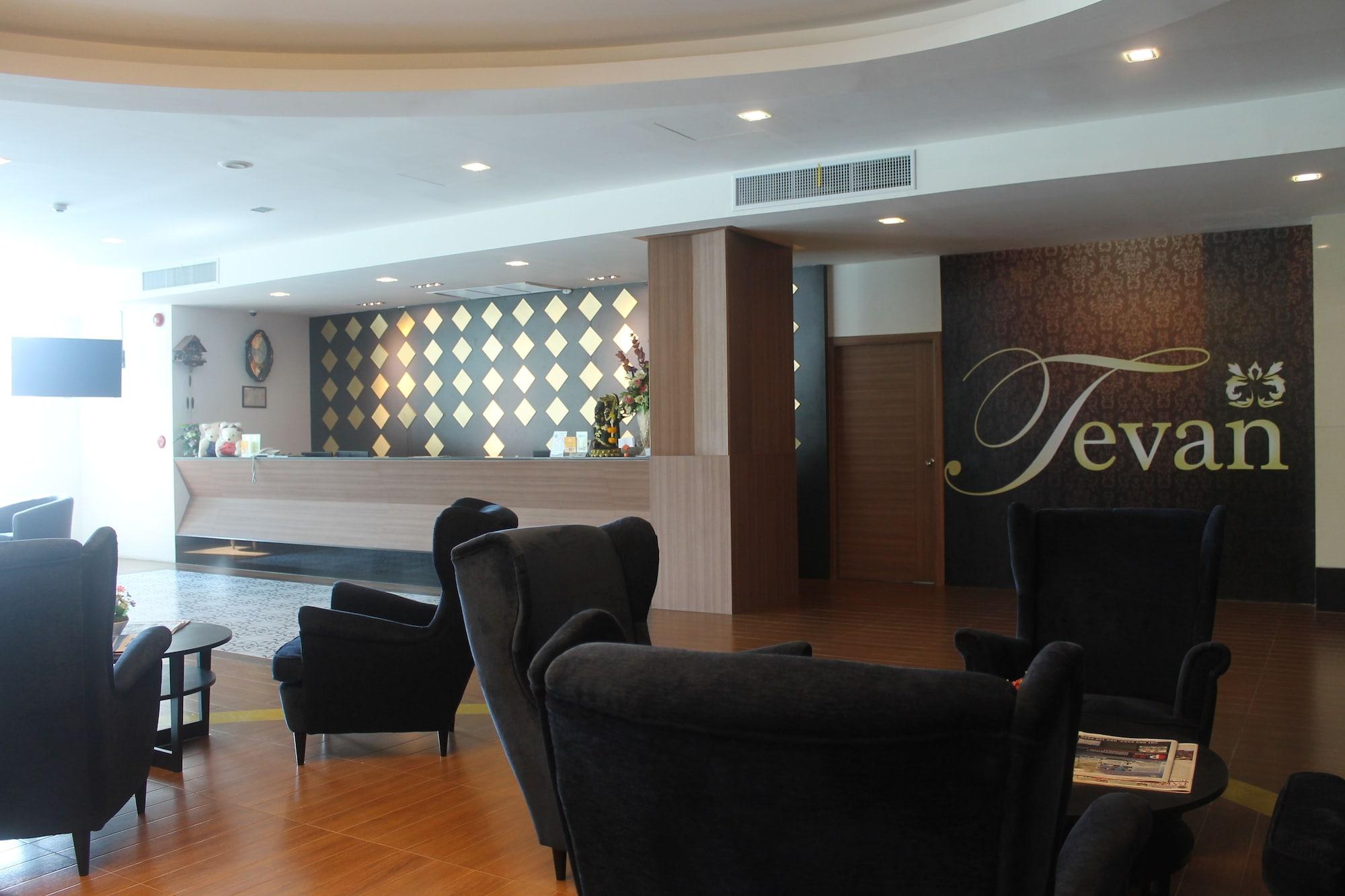 Tevan Jomtien Pattaya 41/50