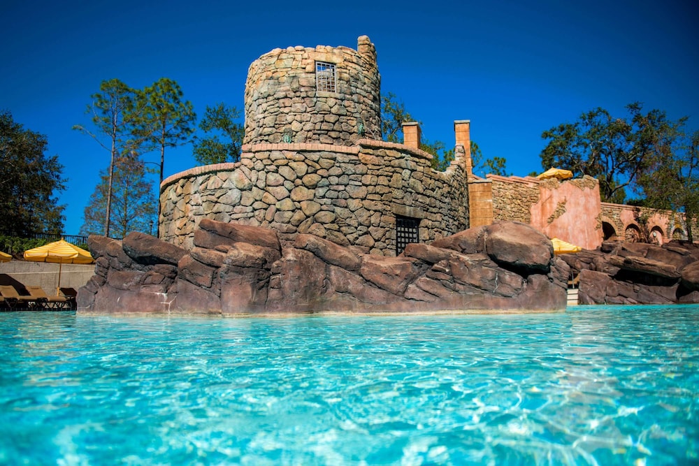 Universal's Loews Portofino Bay Hotel photo2