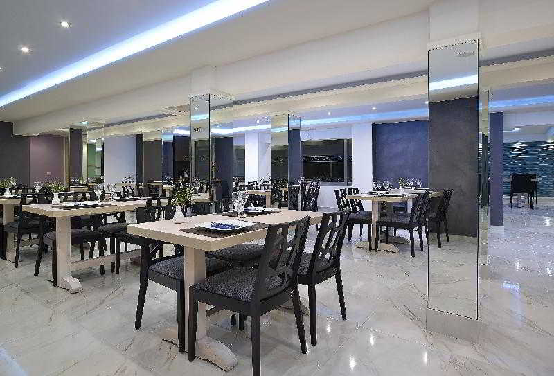Mistral Bay Hotel 38/50