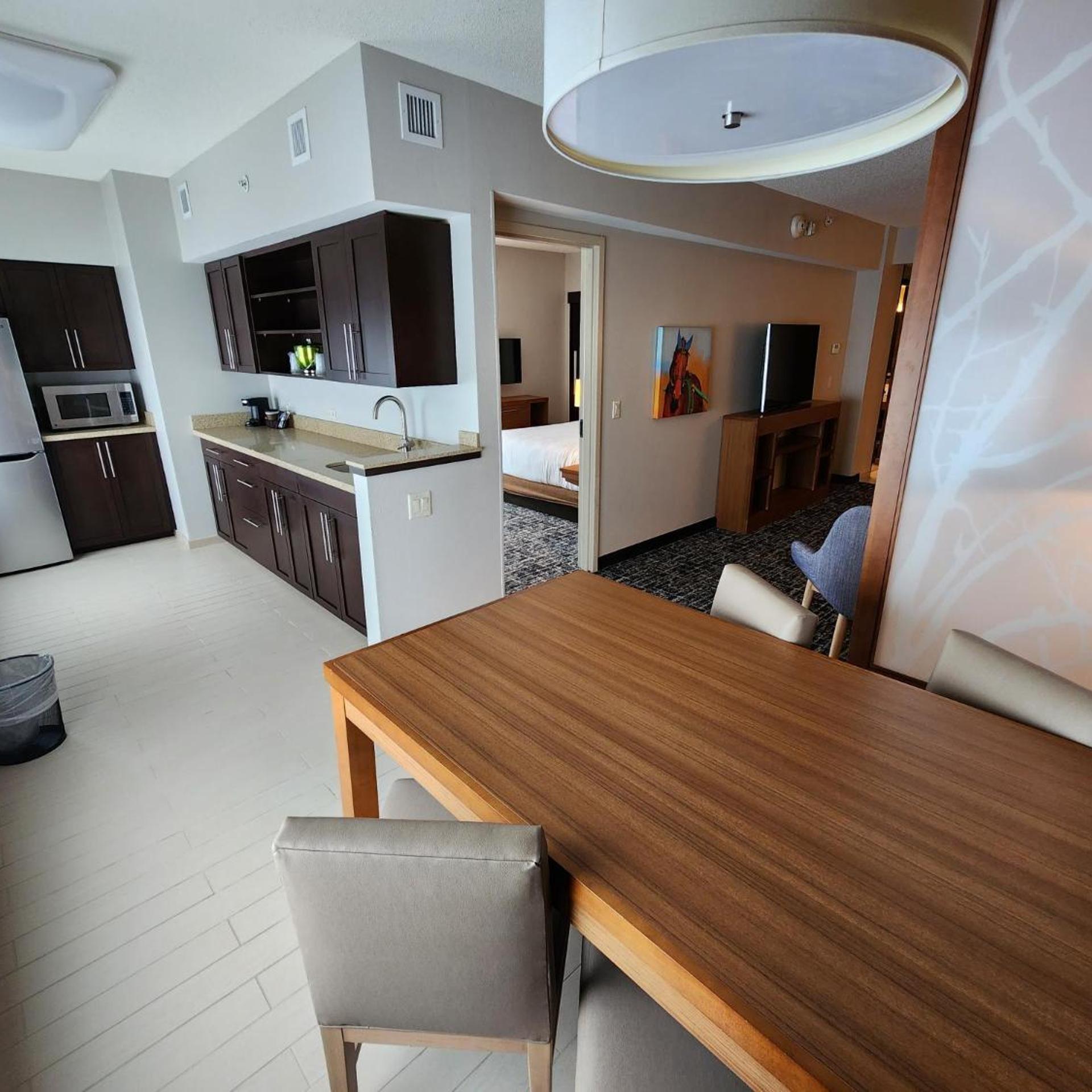 جناح بسرير كينج بغرفة نوم واحدة مع أريكة، Hyatt Place at The Hollywood Casino Pittsburgh South 3/3