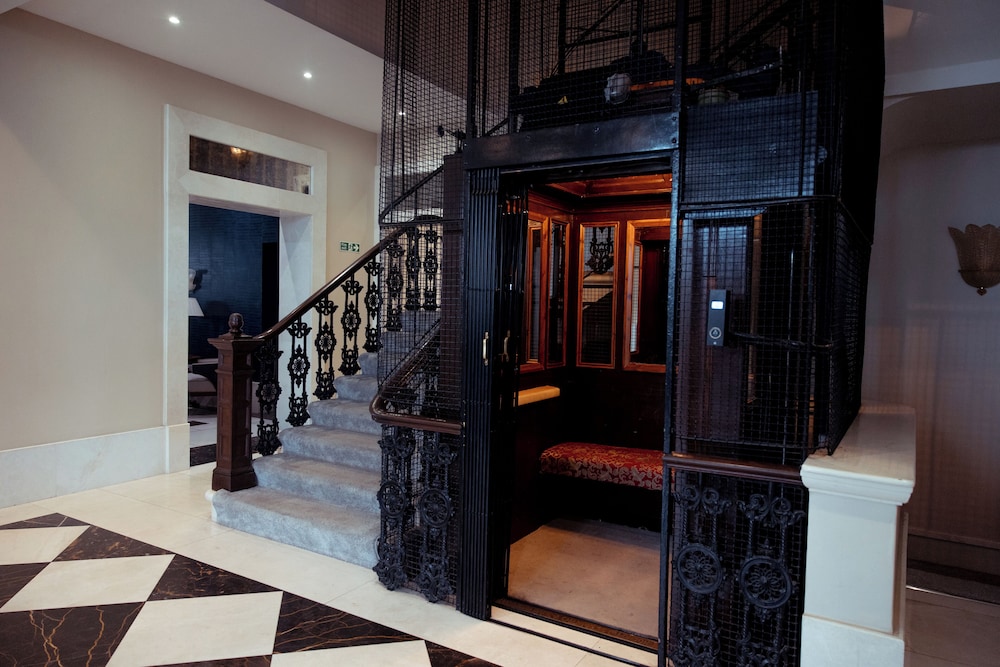 The Chatsworth Hotel 41/50