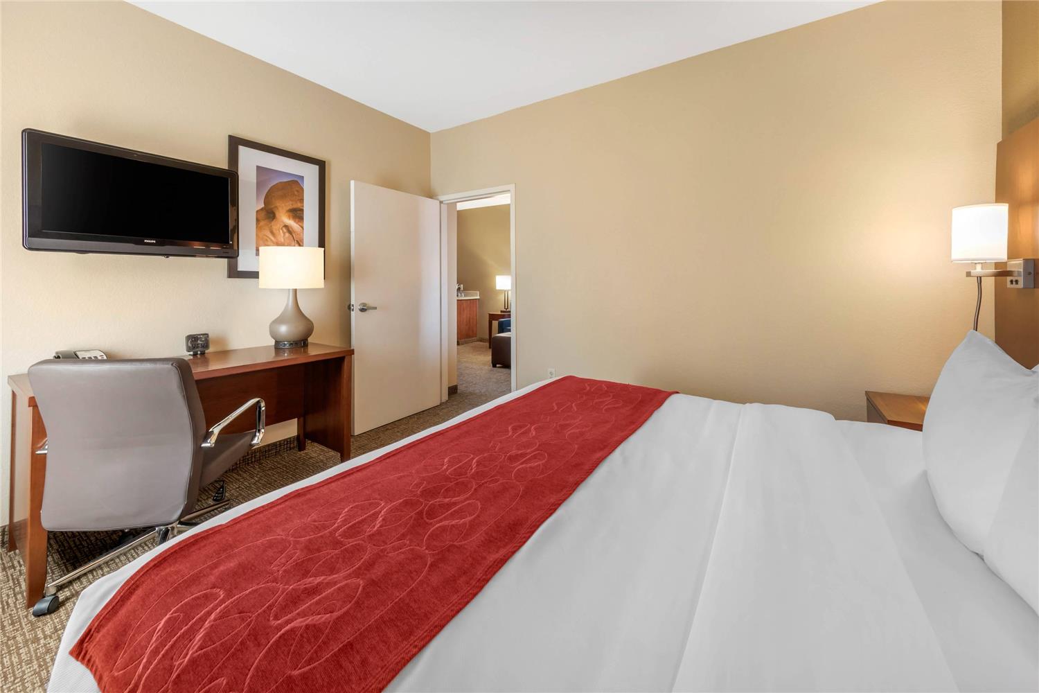 Upgrade, Suite, King and Queen Bed