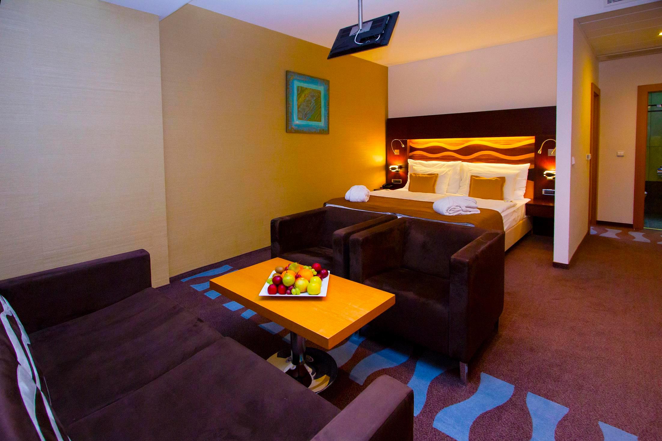 Deluxe, Double Bed