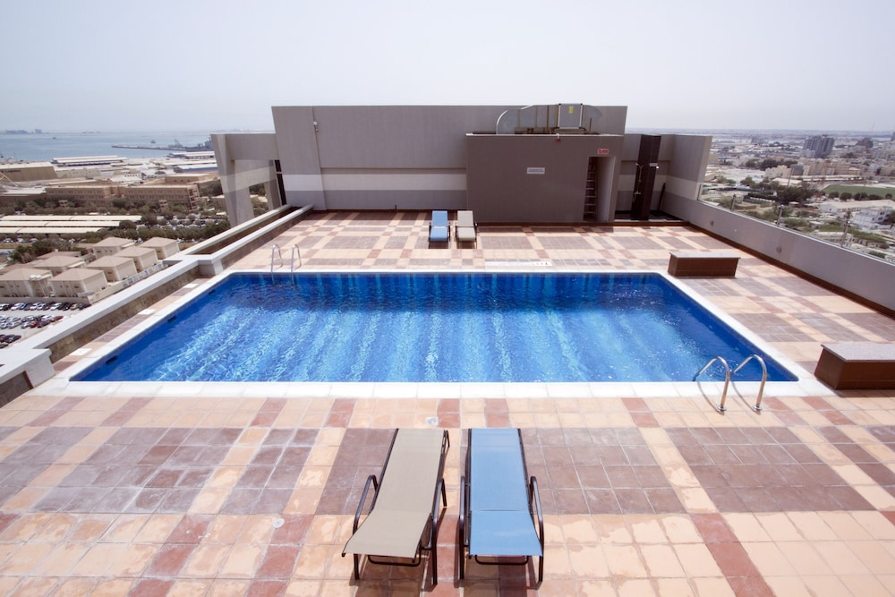 Blaire Executive Suites 33/58