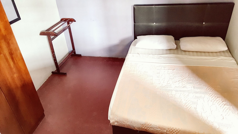 Jesselton Cabin 10/62