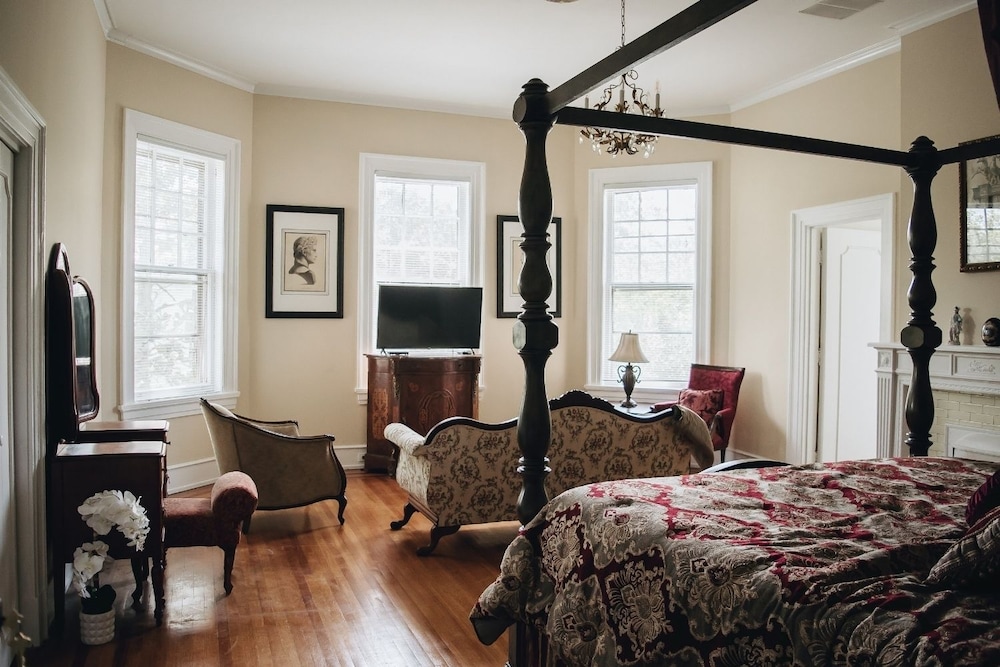 1912 Bed and Breakfast 42/59