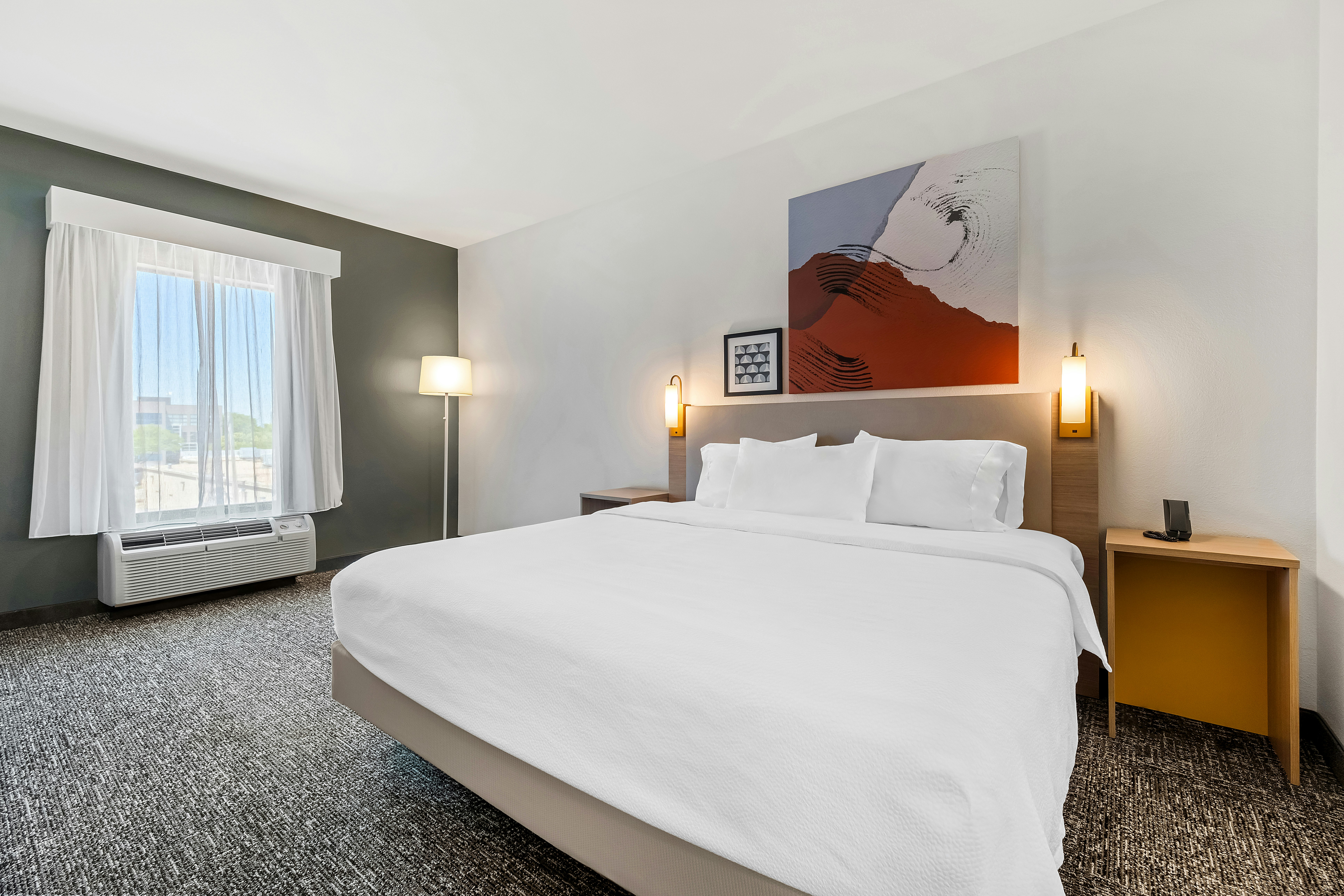ROOM, KING BED