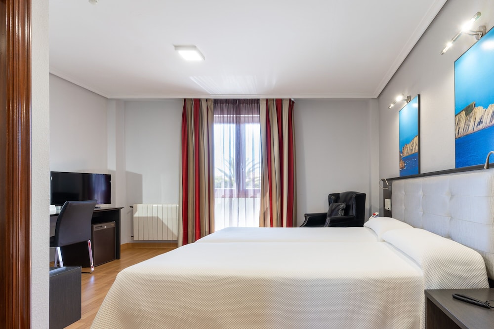 CHATEAU LA ROCA 4/40