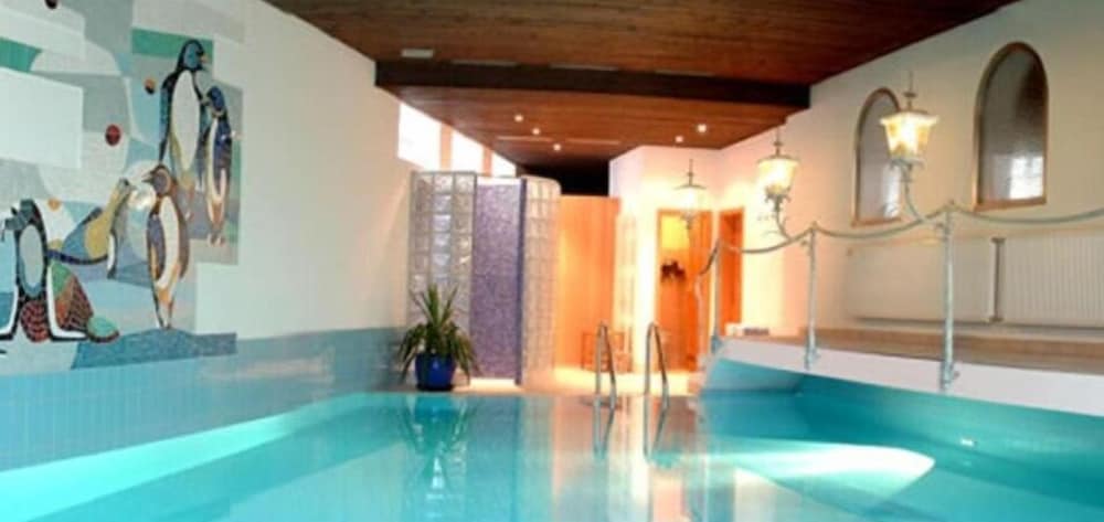Hotel Roter Hahn Bed and Breakfast 41/44