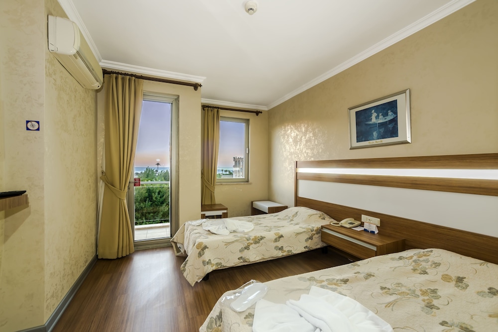 Hotel Santamarina 16/73