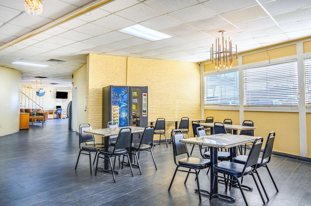 Rodeway Inn Metairie - New Orleans West 26/38