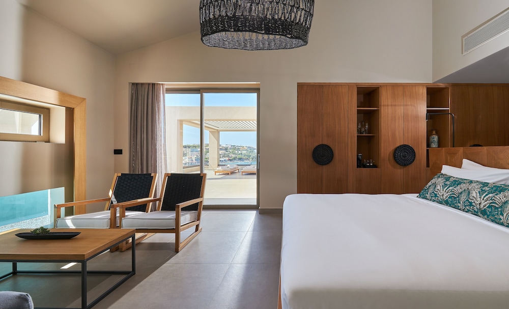 Emerald, Executive, Suite, King Bed, Sea View, Plunge Pool, Hydromassage