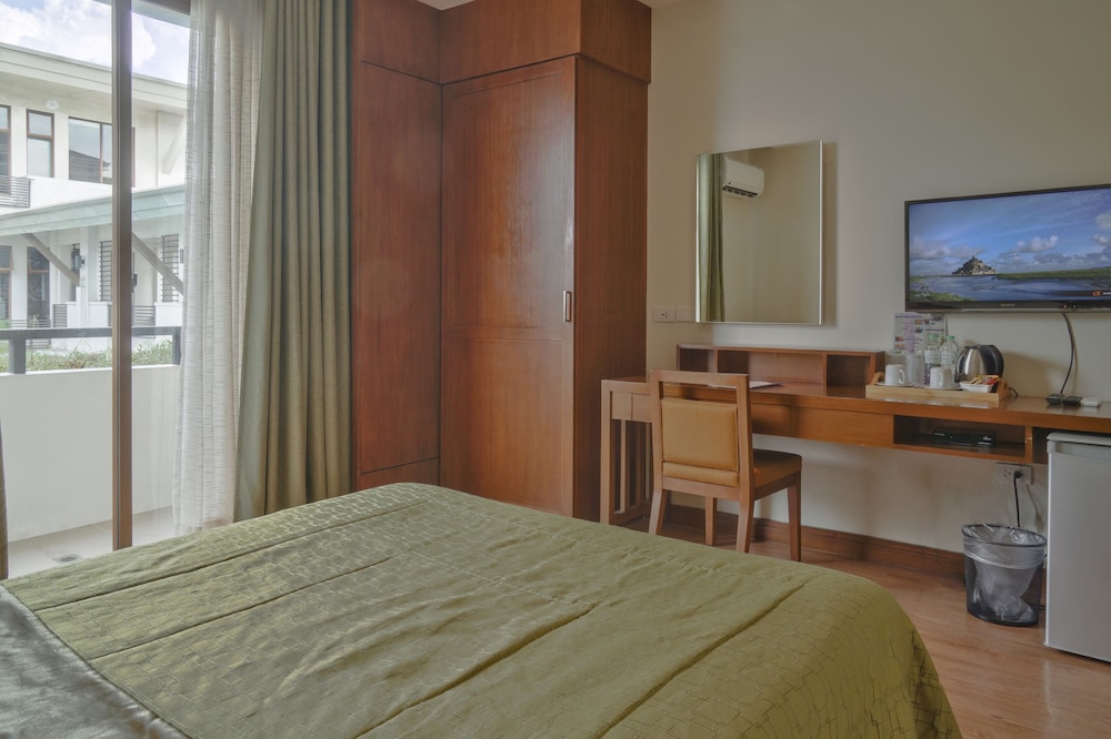 Mansion Garden Hotel 30/73