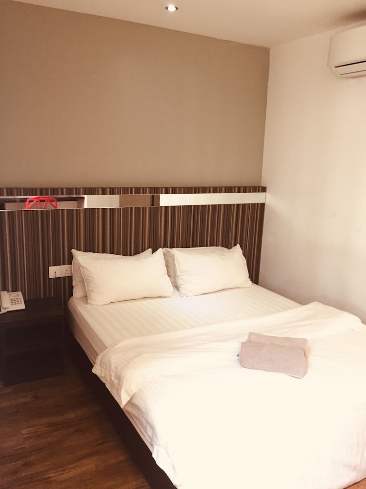 KINO HOTEL 20/51